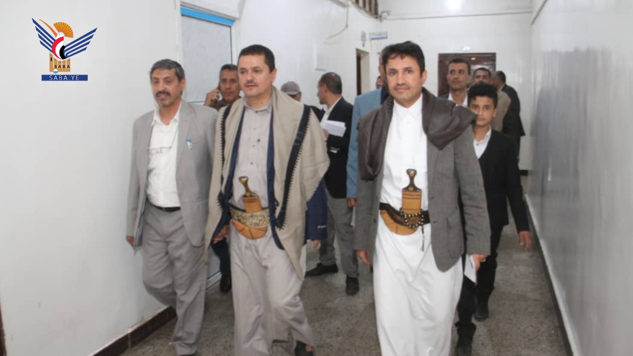 نائب وزير النقل والأشغال يتفقد الانضباط الوظيفي بالوزارة وهيئة الطيران وصندوق صيانة الطرق