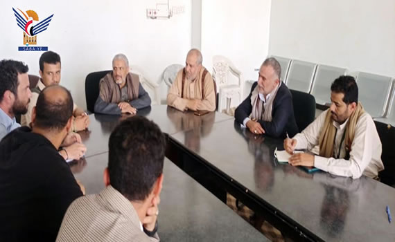  Le gouverneur d'Al-Jawf discute avec la délégation du HCR de la situation humanitaire dans le gouvernorat