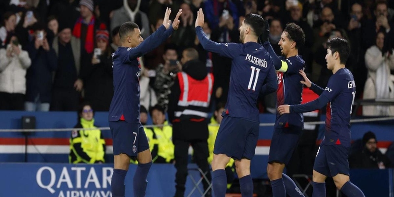 الدوري الفرنسي: سان جيرمان يسعى لتعزيز صدارته بمواجهة ليل غداً الدوري الفرنسي: سان جيرمان يسعى لتعزيز صدارته بمواجهة ليل غداً