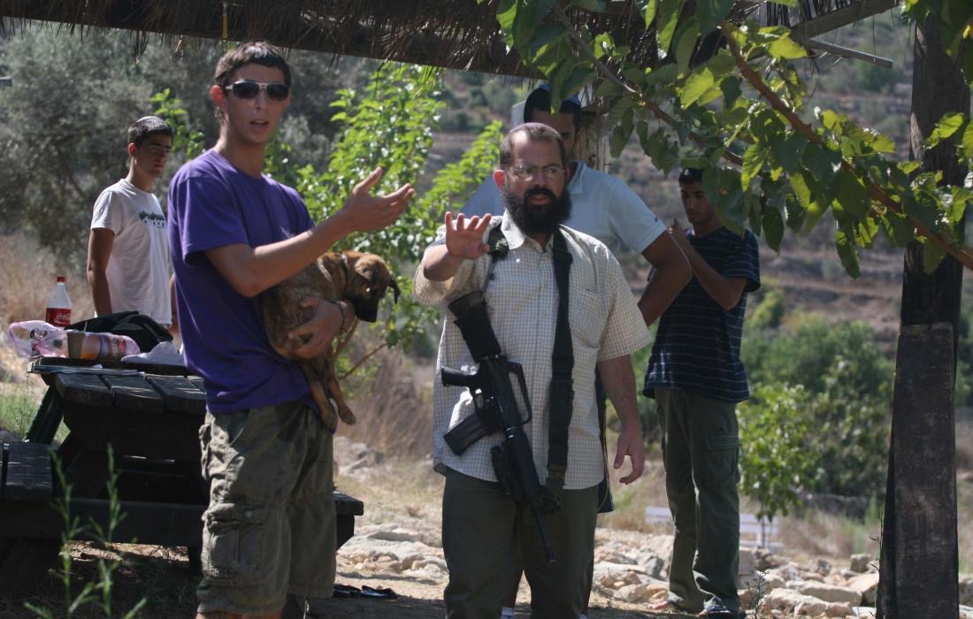 Settlers open fire on Palestinian vehicles south Nablus Settlers open fire on Palestinian vehicles south Nablus