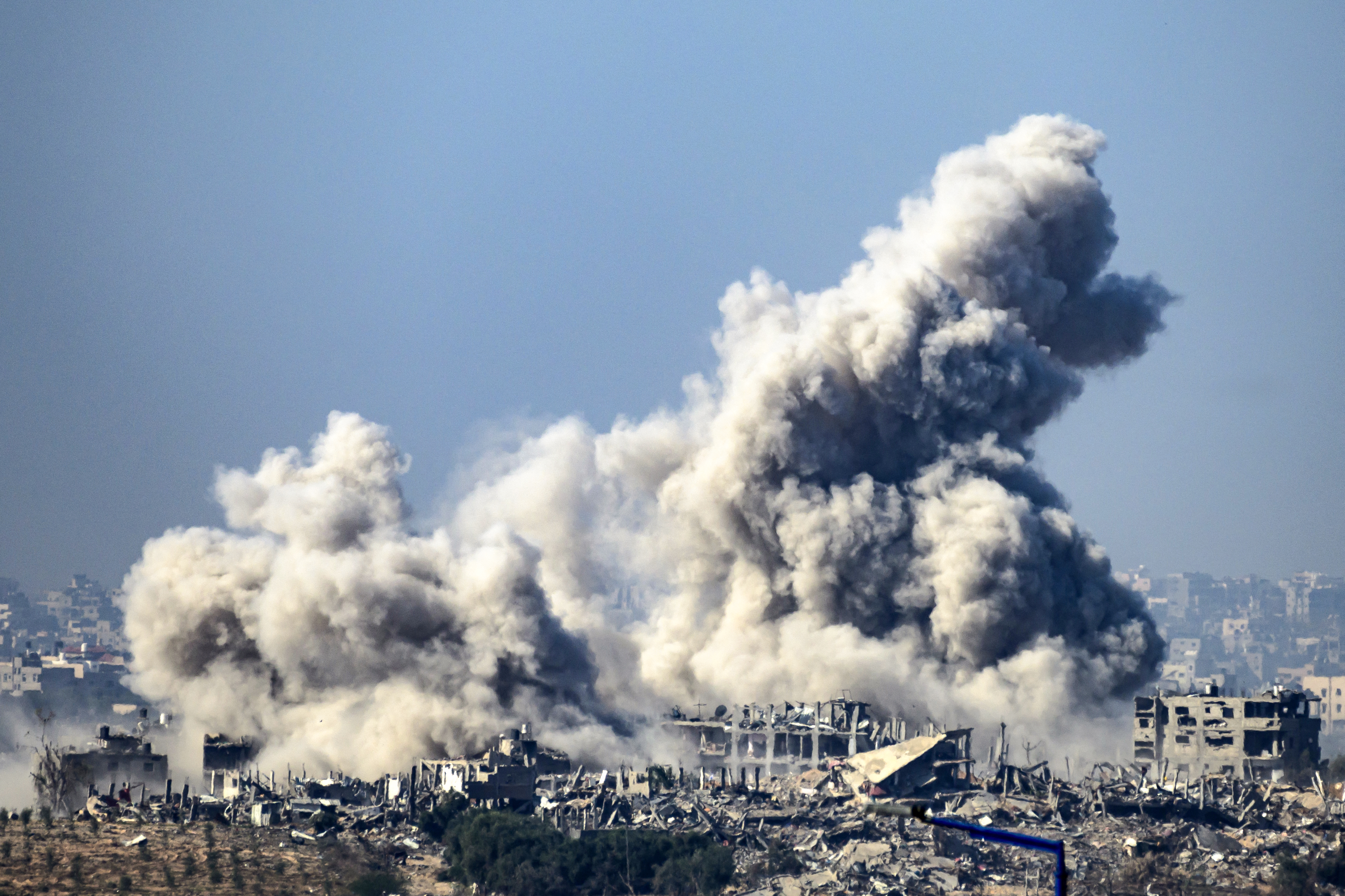 Death toll in Gaza Strip rises to 41,595 since start of aggression Death toll in Gaza Strip rises to 41,595 since start of aggression