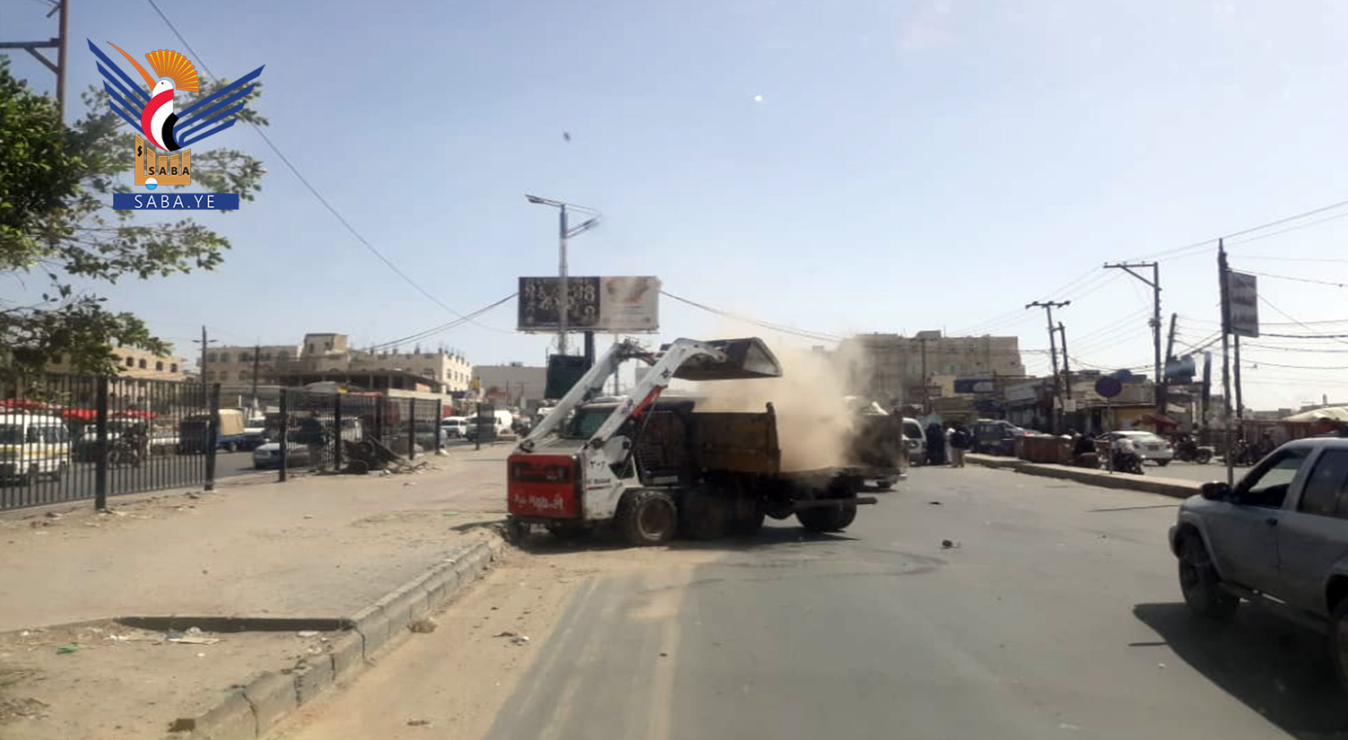 Lifting 300 tons of accumulated dirt on 60th Street in Sana'a‏‏