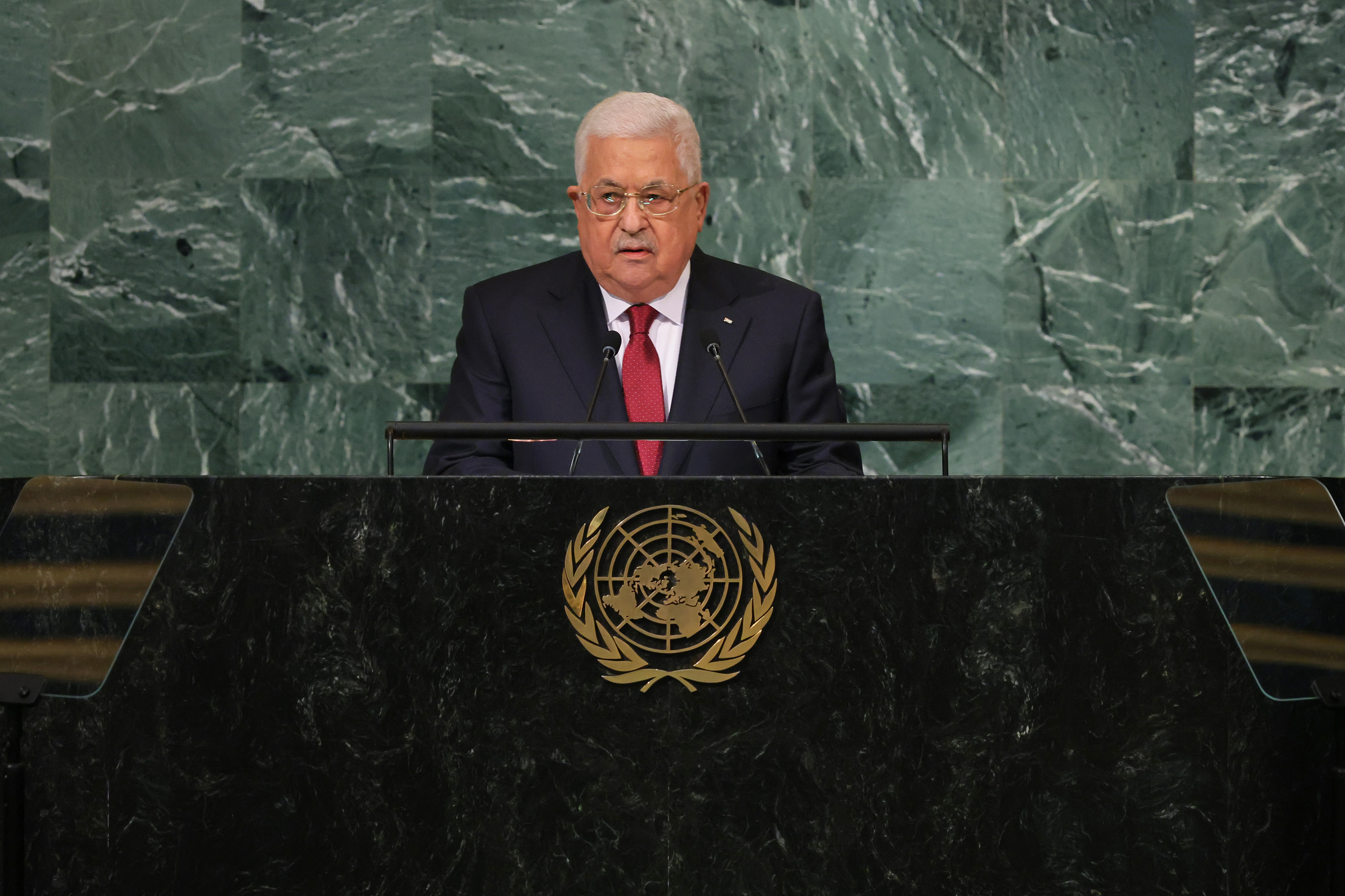 Le président palestinien accuse les sionistes d'entraver la création d'un État palestinien et  l'Amérique de soutenir les crimes de l'‘Israël’