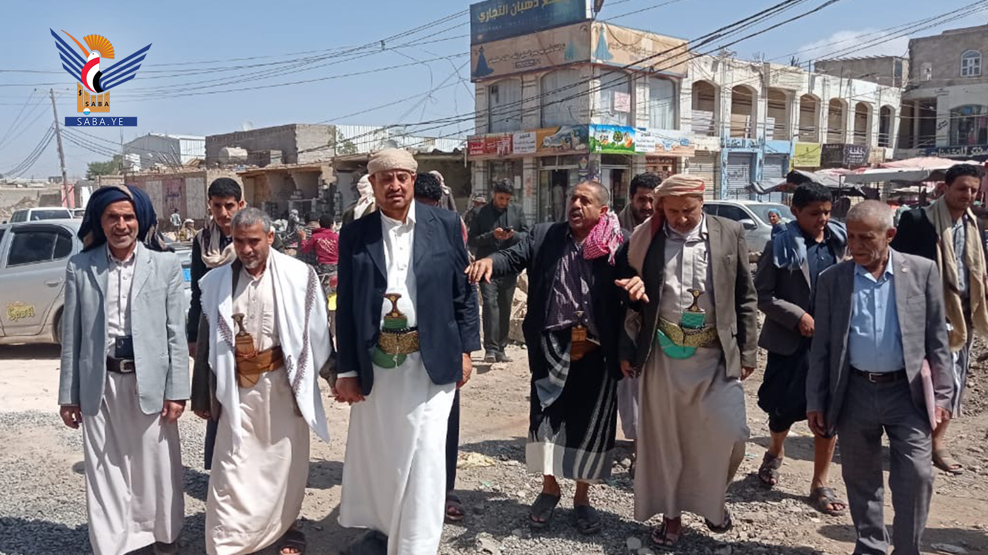 عباد والمداني يتفقدان أعمال إزالة مخالفات البناء في مديرية بني الحارث