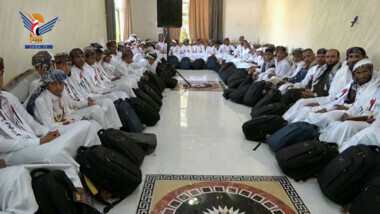 Taiz: Une cérémonie en l'honneur de 71 diplômés des mémorisateurs du Saint Coran dans le district de Khadir