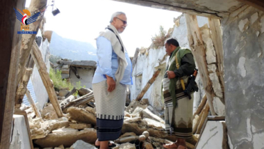 Durante su visita a la Provincia de Saada, el Primer Ministro es informado sobre la devastación que sufrió como resultado de la agresión.