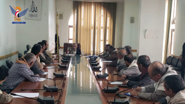 مناقشة آلية تفعيل مهام فريق إدارة وتنفيذ العمل التنموي والتعاوني بمحافظة صنعاء 
