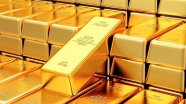 انخفاض أسعار الذهب عند الإغلاق لكنها حققت ثاني مكاسب فصلية على التوالي
