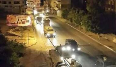 Zionistische Feindkräfte überfallen die Stadt Nablus und stürmen Geschäfte und Geldwechselläden