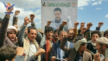 صنعاء.. تشييع جثمان الشهيد دارس فاضل بمديرية الحصن   