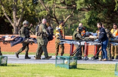 El Ejército Enemigo israelí reconoce la lesión de un oficial y un soldado herido en el Sur de Choca de Strip de Gaza.