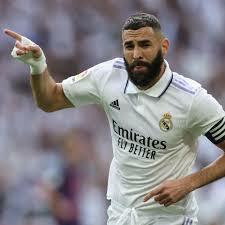 ريال مدريد يعلن رحيل مهاجمه كريم بنزيمة