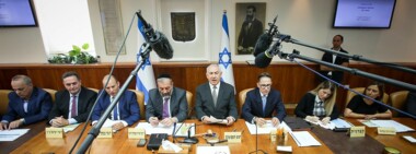 Zionist cabinet approves implementation of exchange deal next Sunday
