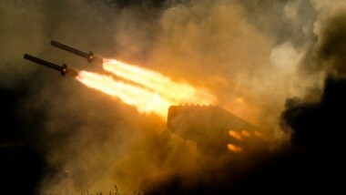 تشيخوف: قذائف حارقة تدمر مركز انتشار للجيش الأوكراني
