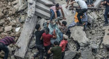 استشهاد 20 فلسطينيا في غارات العدو الصهيوني المتواصلة على جنوب قطاع غزة
