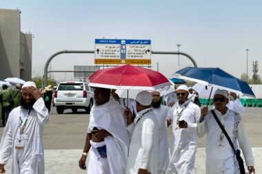Pilgrims flock to Mina to spend the eighth day of Dhu al-Hijjah