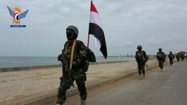 Marche militaire pour une unité des forces spéciales de Sanaa à Hodeida