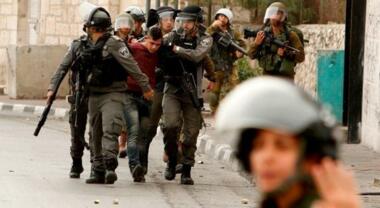 سلطات العدو الصهيوني تمدد اعتقال فتى فلسطيني من القدس