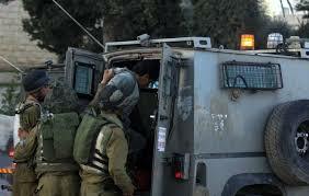Les forces ennemies sionistes arrêtent neuf Palestiniens en Cisjordanie