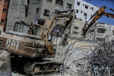 ​جرافات الاحتلال الصهيوني تبدأ بهدم منزلين في أريحا