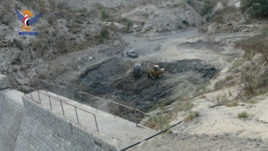 رئيس مكافحة الفساد يتفقد مشروع إعادة تأهيل سد الخربة في ريمة
