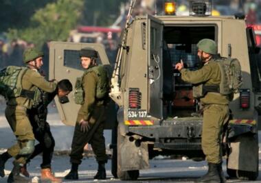 قوات العدو الإسرائيلي تعتقل ستة فلسطينيين من جنين وبيت لحم