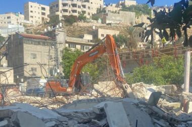 Zionist enemy demolishes several houses in West Bank, Al-Quds, & territories of 1948