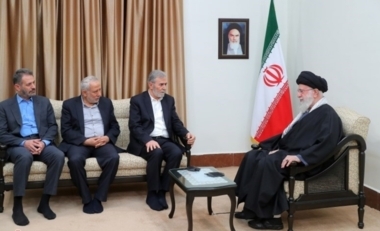 Sayyed Khamenei empfängt Al-Nakhalah und bestätigt die Unfähigkeit der zionistischen Einheit, die Widerstandsfraktionen zu besiegen