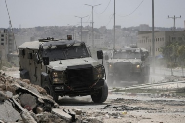 Una mujer palestina fue martirizada y otras cuatro resultaron heridas por balas enemigas en Jenin