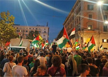 Italien erkennt die zunehmende Isolation des zionistischen Feindgebildes an und warnt es vor einer Invasion in Rafah