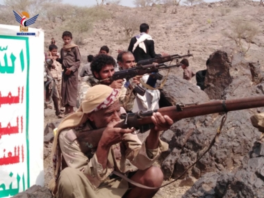Hadschsh...Manöver und Marsch für Absolventen offener Militärkurse in Al-Jumaimah
