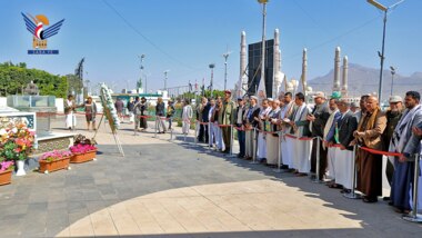 Die Führung und Mitarbeiter der Saba-Agentur besuchen das Heiligtum des Märtyrers Al-Sammad und die Galerien der Märtyrer