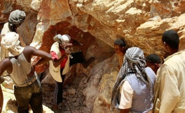 مصرع عشرة عمال جراء انهيار منجم للذهب في شمال السودان