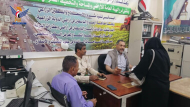 رئيس هيئة الأراضي يطلع على سير العمل بإدارات فرع الهيئة في الحديدة