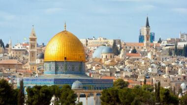 العدو الصهيوني يبدأ تسجيل ملكية أراضي القدس المحتلة بأسماء مستوطنين يهود