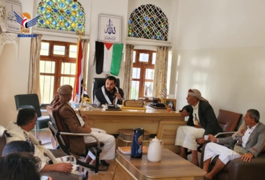 مناقشة الجوانب المتصلة بالحفاظ على العادات والأعراف القبلية