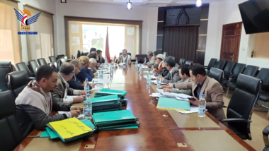 اجتماع برئاسة نائب وزير المياه يناقش طلبات منح تراخيص حفر آبار بحوض صنعاء