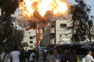 Three martyrs & injured by enemy shell targeting residential apartment in Gaza City