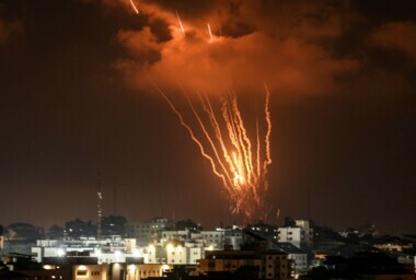 Al-Quds Brigades launches a major missile strike on city of Ashkelon & Tel Aviv