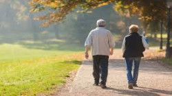 دراسة: بطء المشي مع بلوغ 45 عاما “علامة على شيخوخة أسرع”