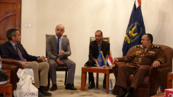 وزير الداخلية يناقش مع رئيس بعثة الصليب الأحمر جوانب التعاون