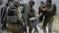 الاحتلال يعتقل 11 فلسطينيا و يمنع الفلسطينيين من دخول أراضيهم جنوب نابلس
