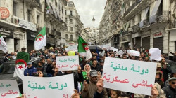 الآف الجزائريين يواصلون مظاهراتهم للجمعة الـ 39 على التوالي