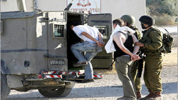 قوات الاحتلال تعتقل شاب فلسطيني وتصيب عشرات الطالبات بالاختناق