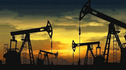 انخفاض أسعار النفط بفعل زيادة مخزونات الخام الأميركية