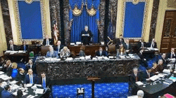 مجلس الشيوخ يبدأ مناقشاته لعزل ترمب وسط تلاعب الجمهوريين