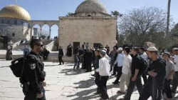 مستوطنون يقتحمون باحات المسجد الاقصى بمدينة القدس المحتلة