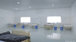 محافظ عمران يتفقد تجهيزات الحجر الصحي بمديرية خمر