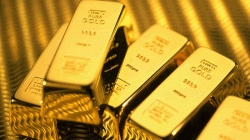 تراجع أسعار الذهب مع تمسك الدولار بمكاسبه