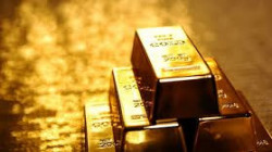 تراجع الذهب عن ذروة شهر مع صعود الأسهم